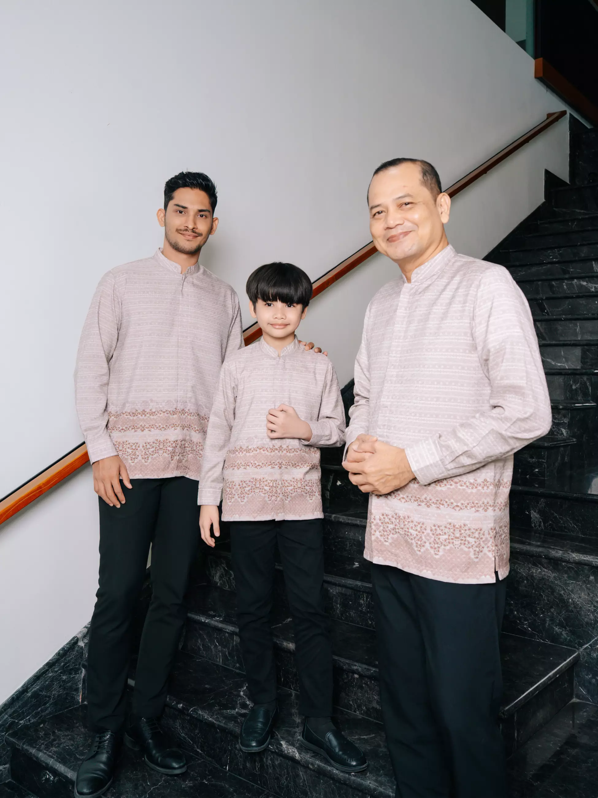 Kanaya Soft Pink Kemeja Batik Koko Pria Furing Lengan Panjang Regular Fit