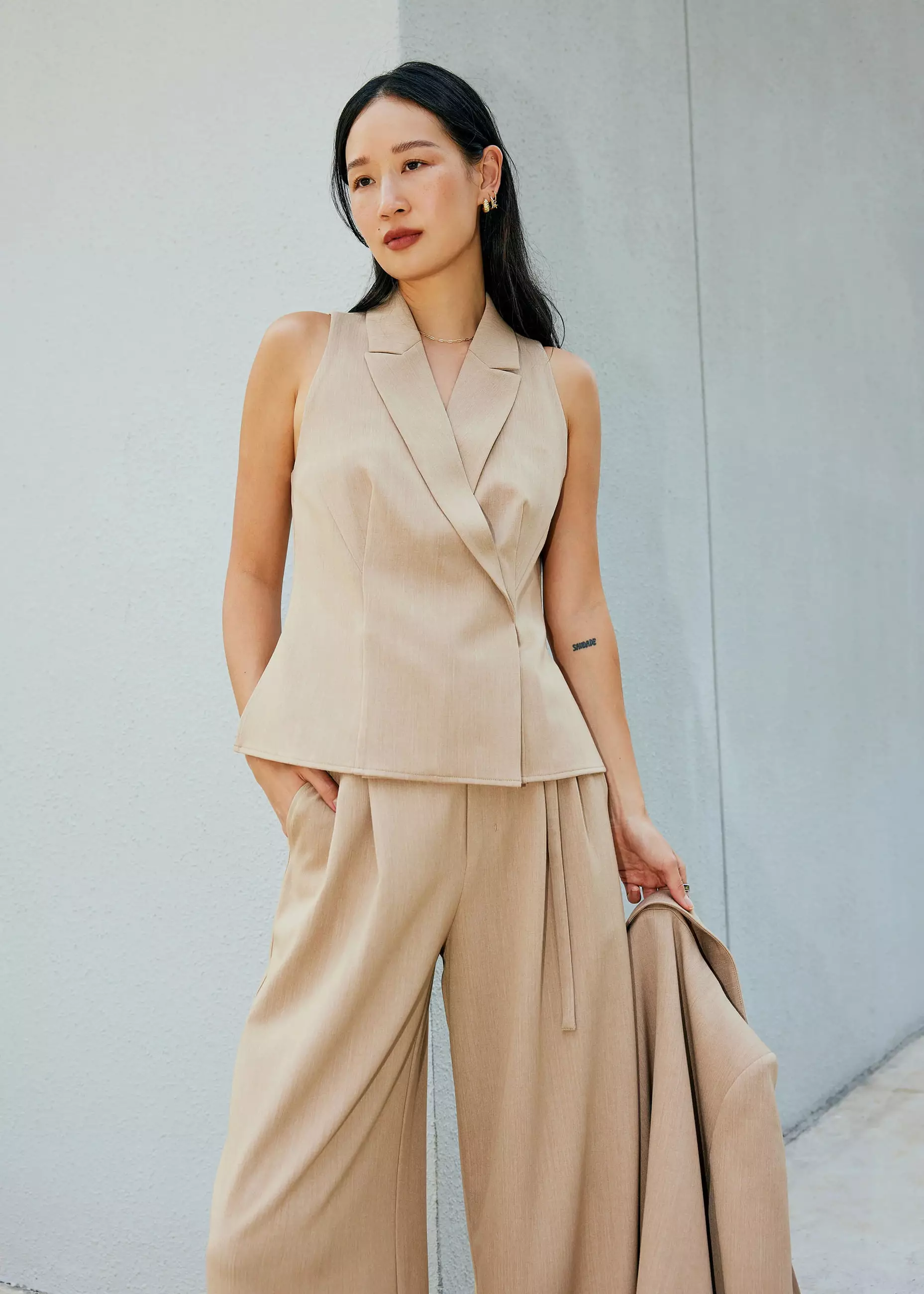 Atasan Wanita - Juni Sleeveless Blazer Top