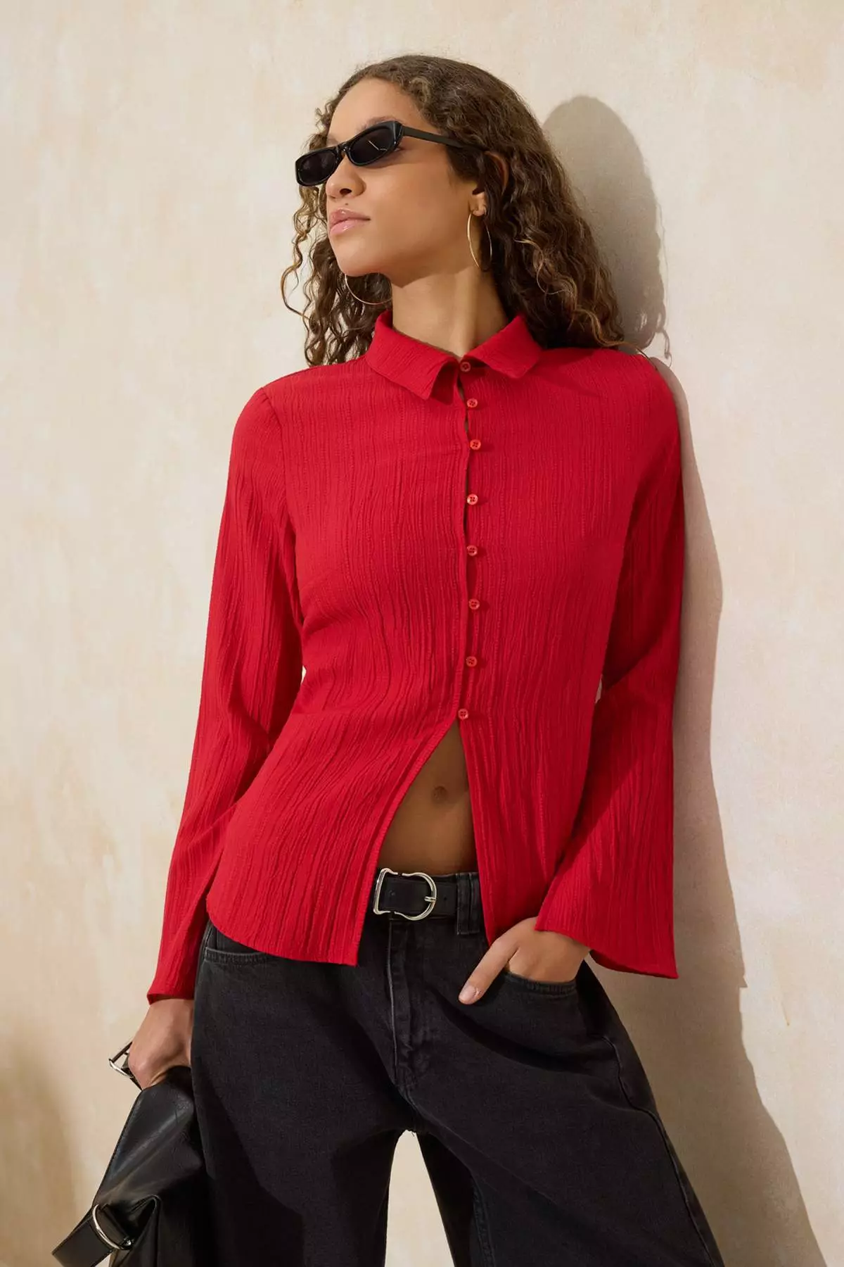 Red Textured Fitted Waist Fitted Woven Shirt Twoss24Go2