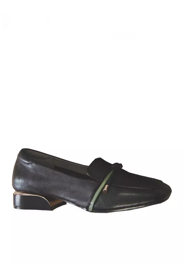 Discount on Twenty Eight Shoes  shoes - SKU: VANSA Comfortable Top Layer Cowhide Loafers VSW-F98933