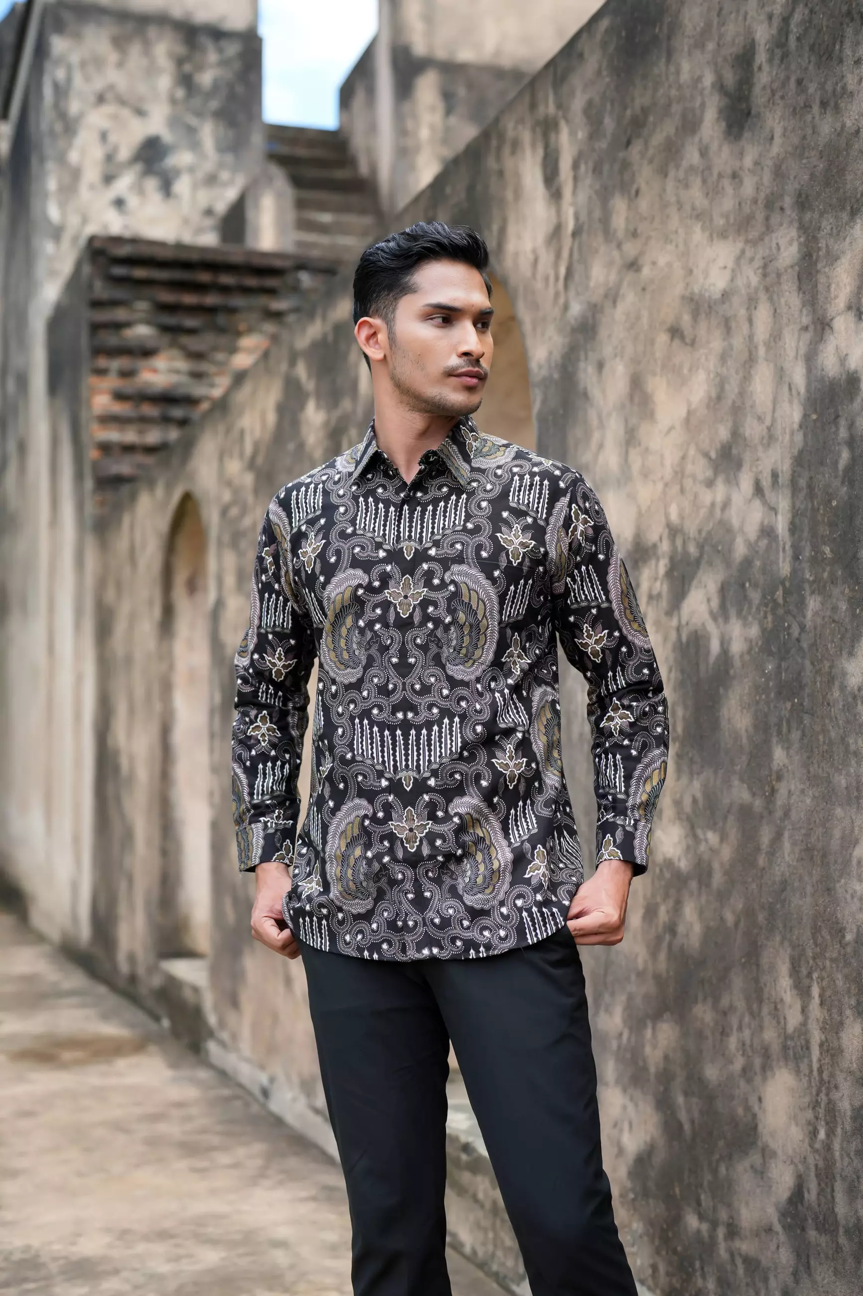 Prana Black Kemeja Batik Slim Fit Lengan Panjang Katun