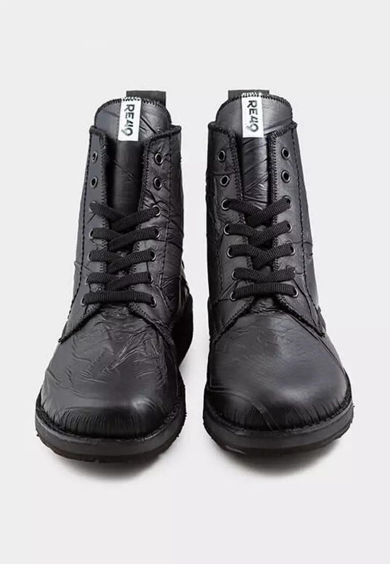 STAGE boots - Made from 100% Recycled Materials in Italy - Recycled boat sails, jeans and car tyres. Sail STAGE collection Boots - Black