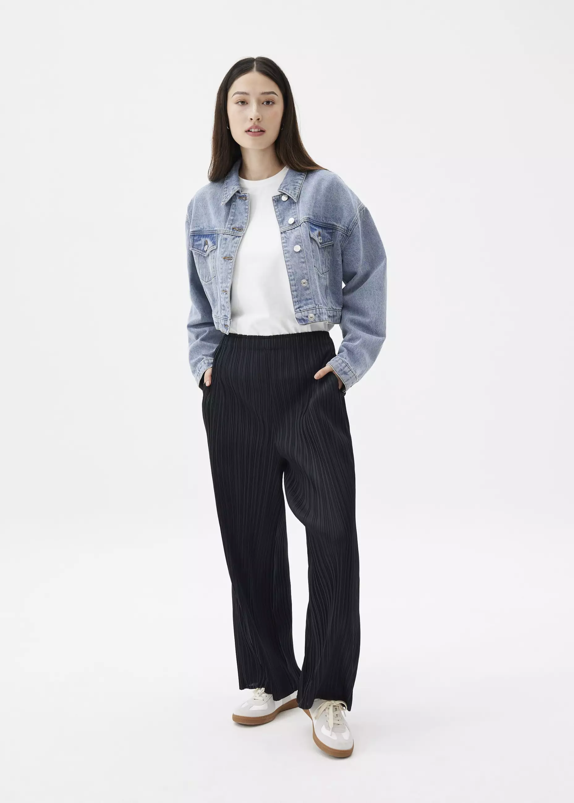 Jaket Wanita - Kaia Classic Denim Jacket