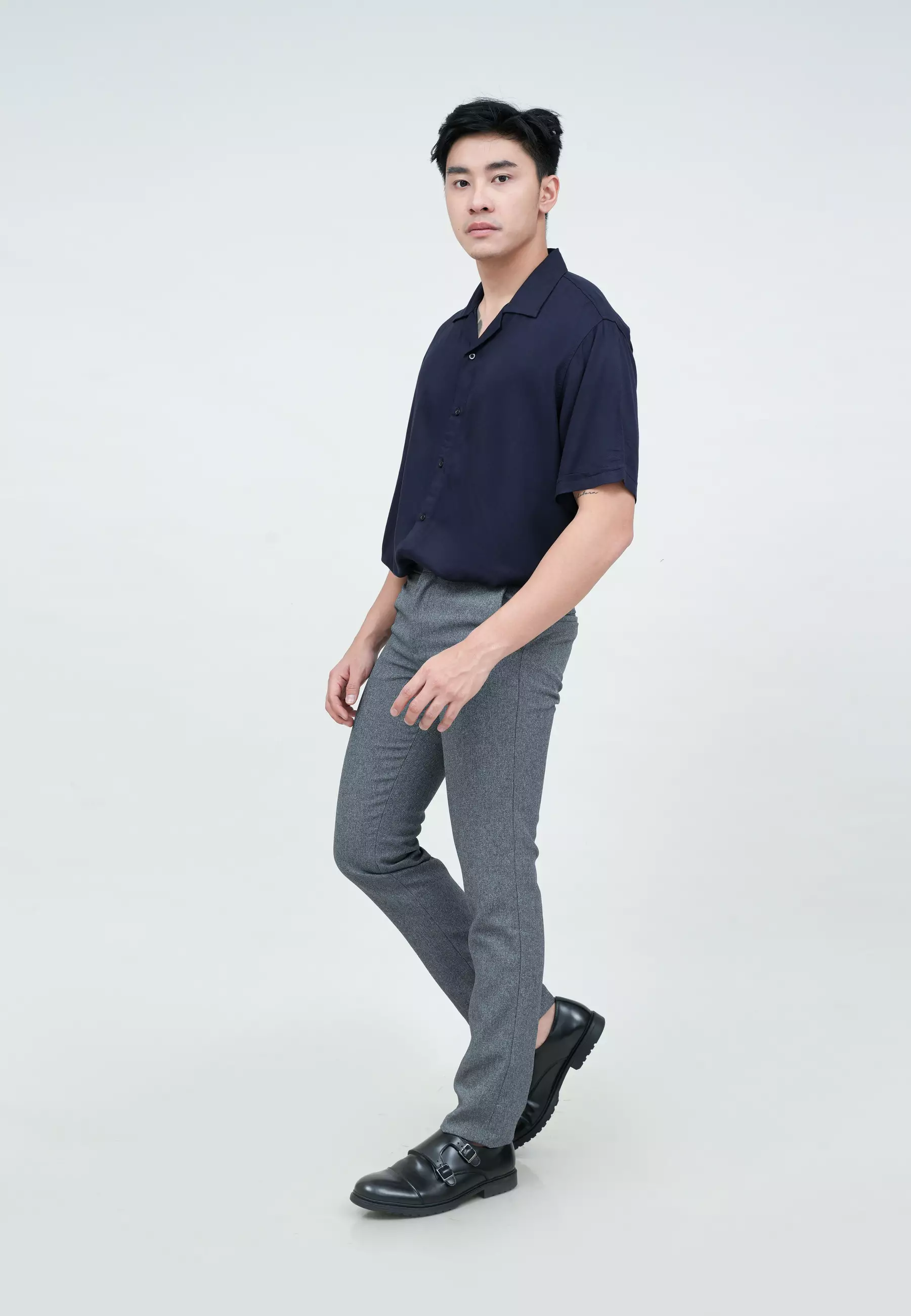 Houseofcuff Kemeja Bowling Lengan Pendek Rayon Shirt Navy