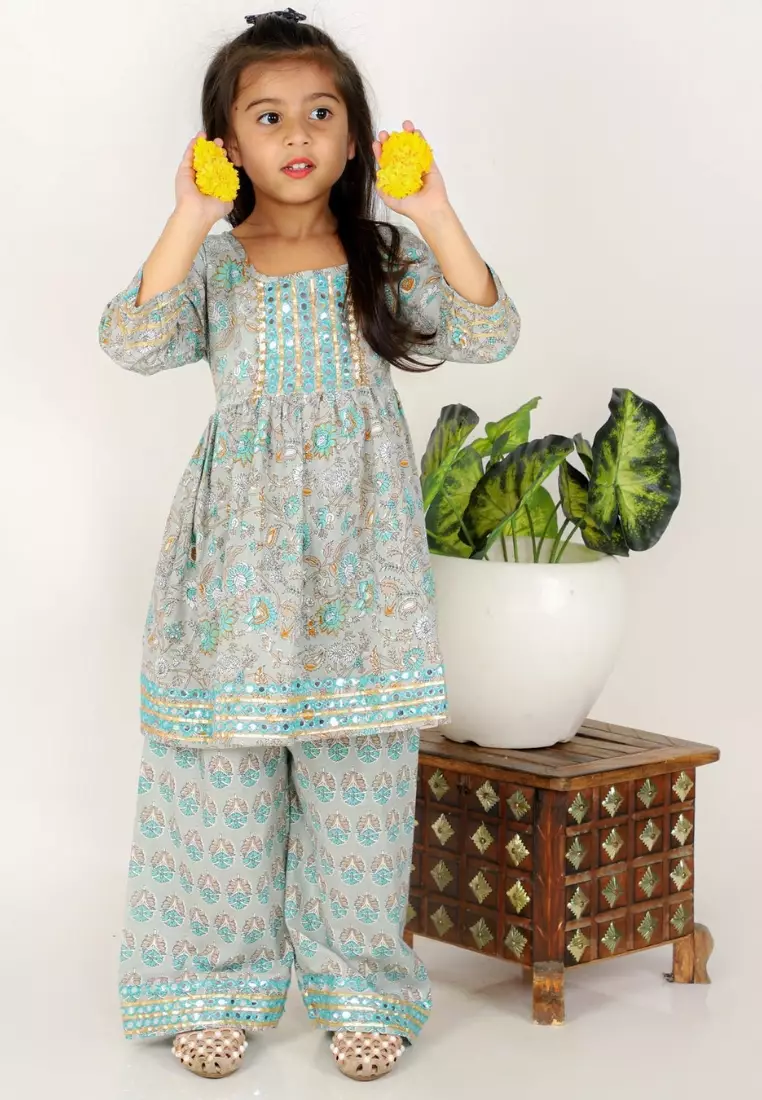 银灰色花卉刺绣女孩 Anarkali Kurta 套装