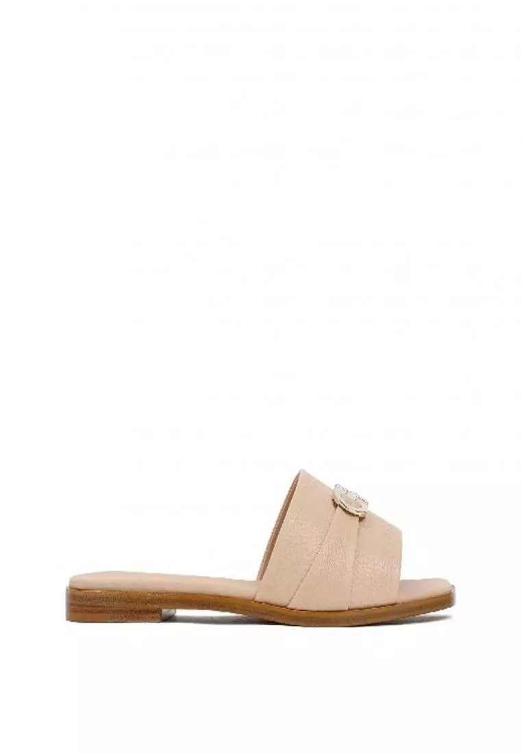 Salvatore ferragamo hotsell women's slide sandals