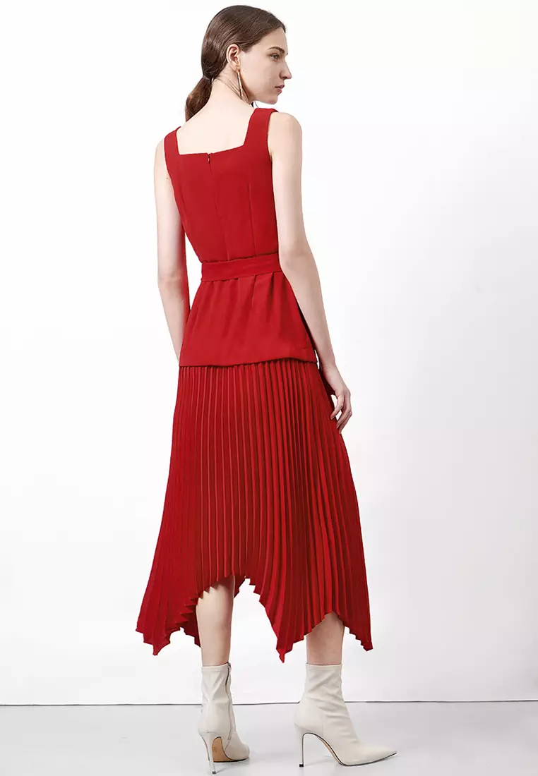 Layer Pleated Dress with Asymmetric Hem