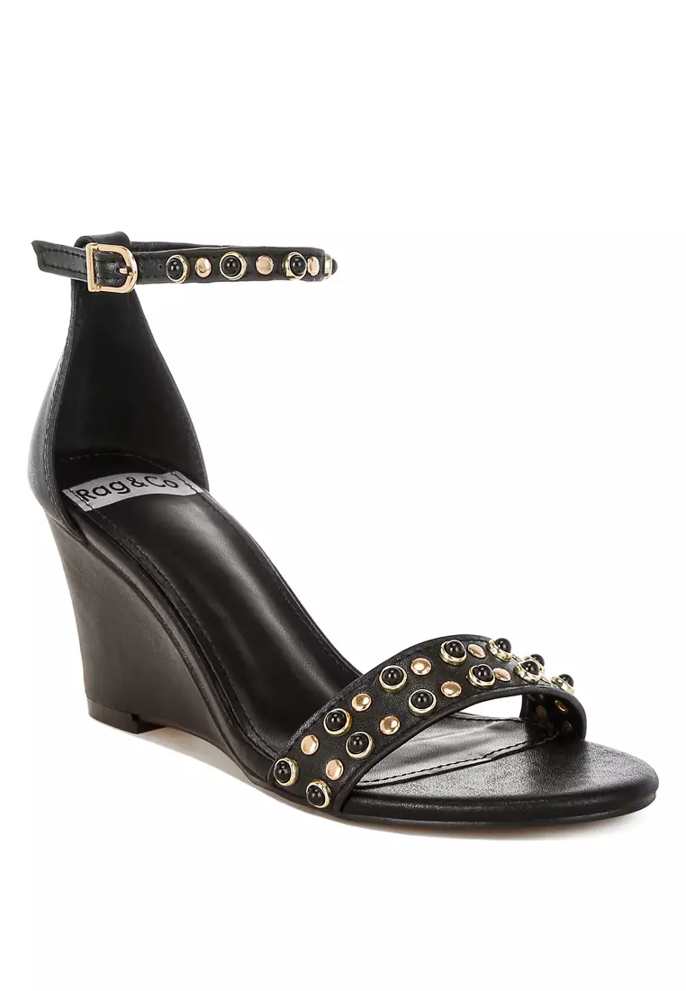 Sandal Kulit Asli Berhias Studs