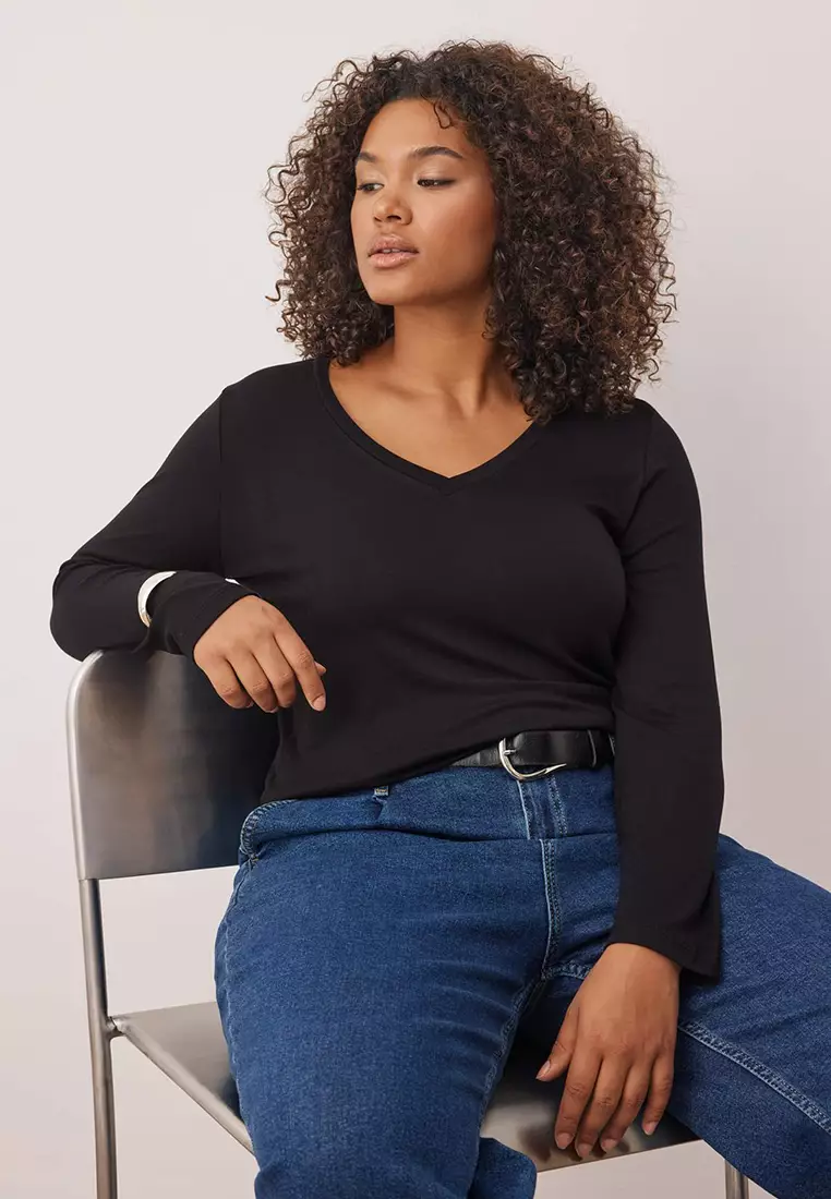 Plus Size V-Neck Fitted Top