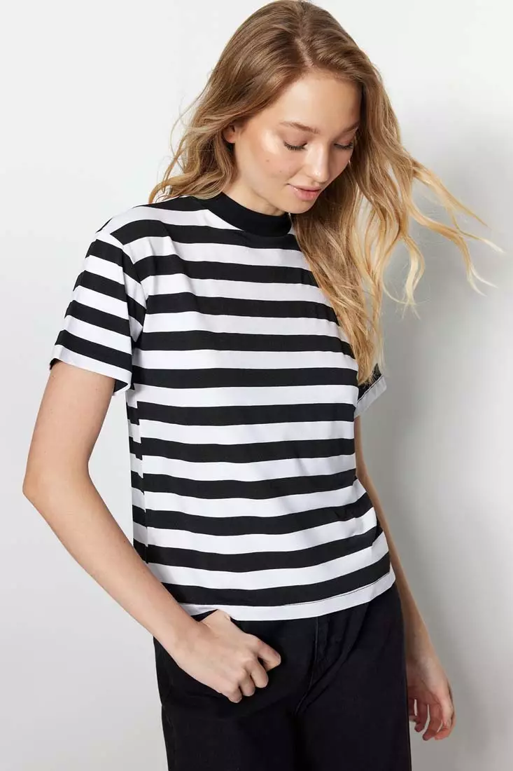 Black and white striped on sale t shirt womens online