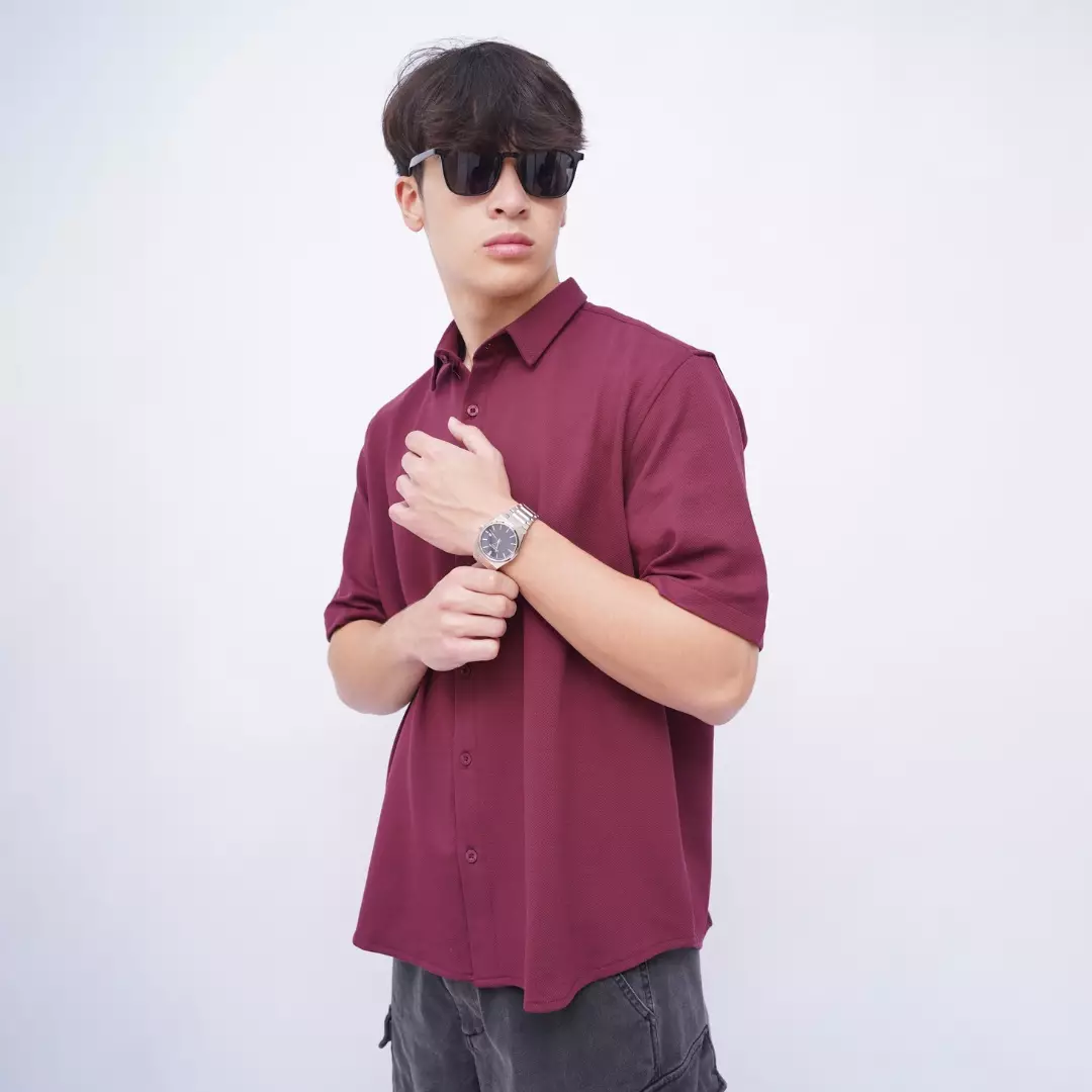 Ryusei Kemeja Reguler Kudo Twill Maroon – Kemeja dengan Tekstur Unik