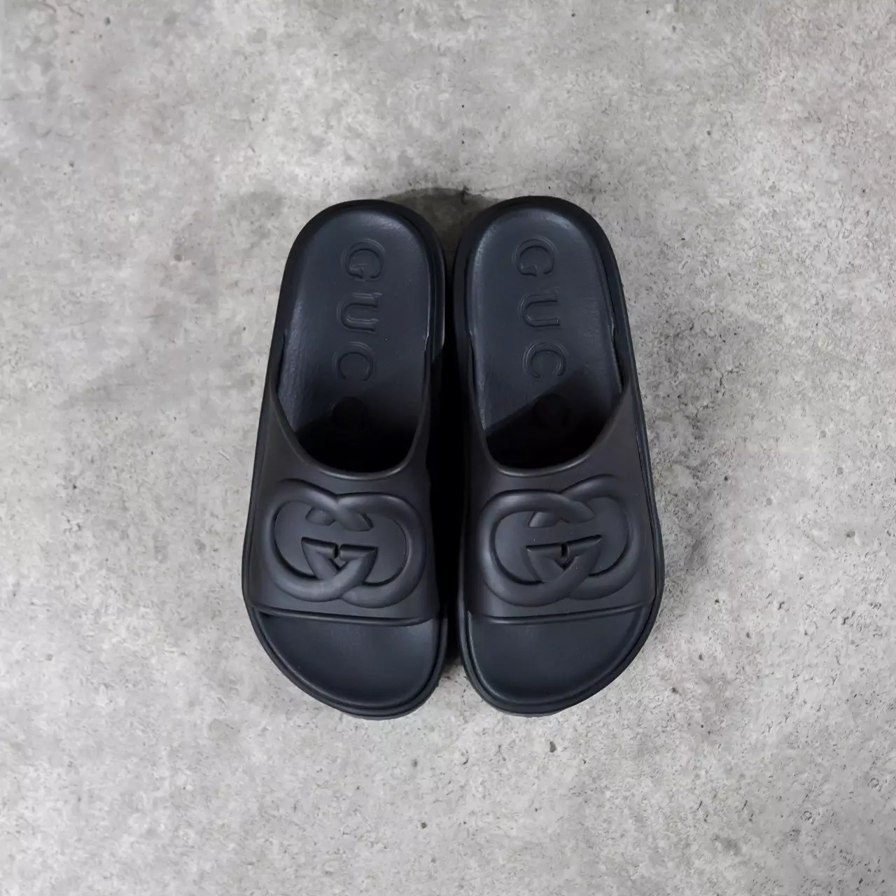 Sandal GUCCI GG INTERLOCKING BLACK RUBBER TRAIL SLIDE 100% ORIGINAL