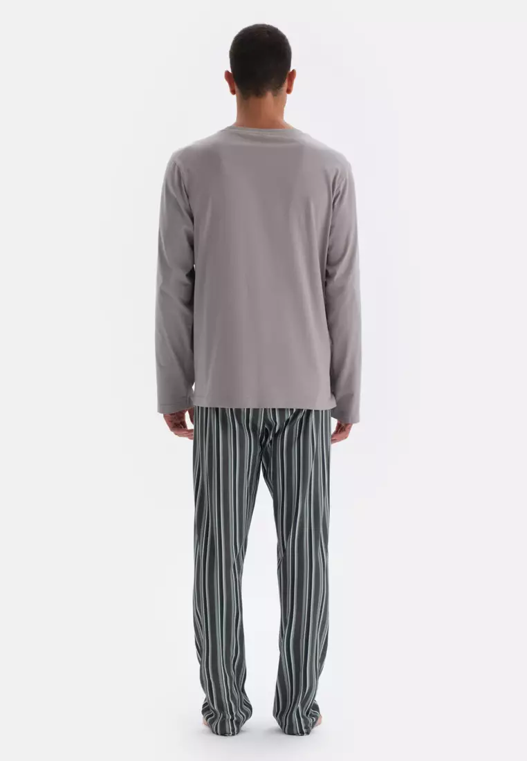 Light Grey T-Shirt & Trousers Knitwear Set, Slogan Printed, Crew Neck, Regular Fit, Long Leg, Long Sleeve Sleepwear for Men