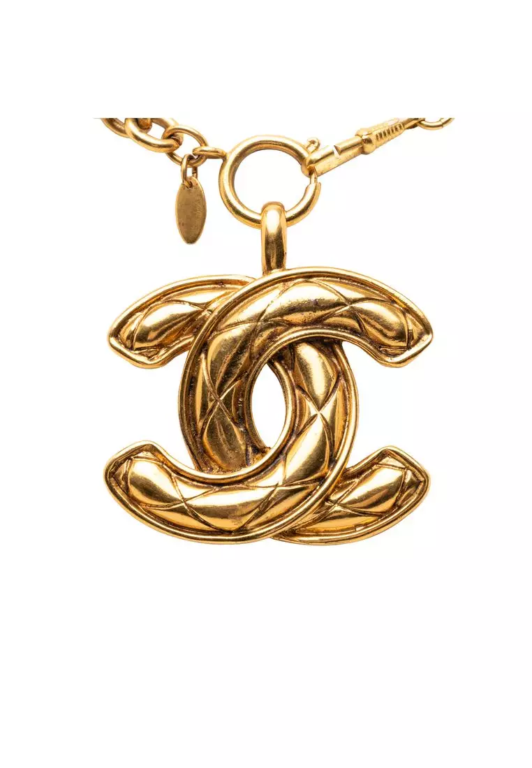 Pre-Loved Chanel Gold Plated Quilted Cc Pendant Necklace
