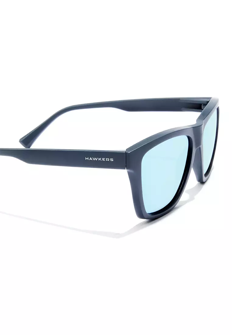 HAWKERS POLARIZED Navy Blue Chrome ONE LS RAW. Sunglasses for Men and Women, Unisex. UV400 protection. Official product designed and made in Spain
