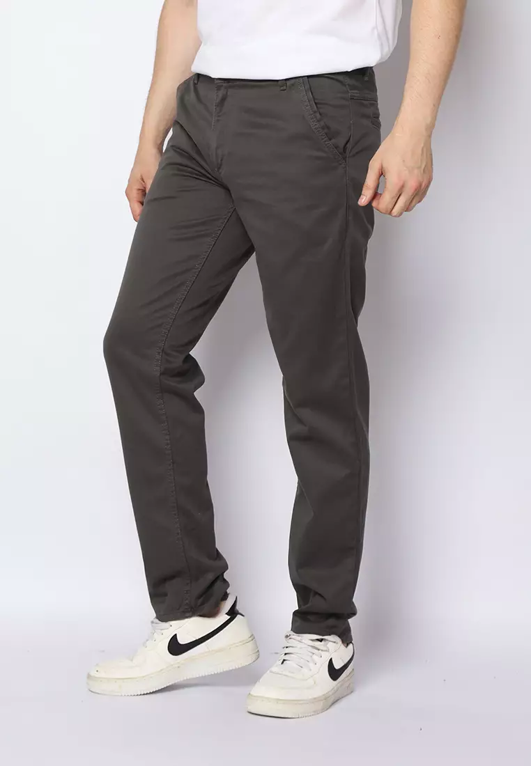 Twill Celana Panjang Pria Reguler Fit Charming Abu Tua 122502