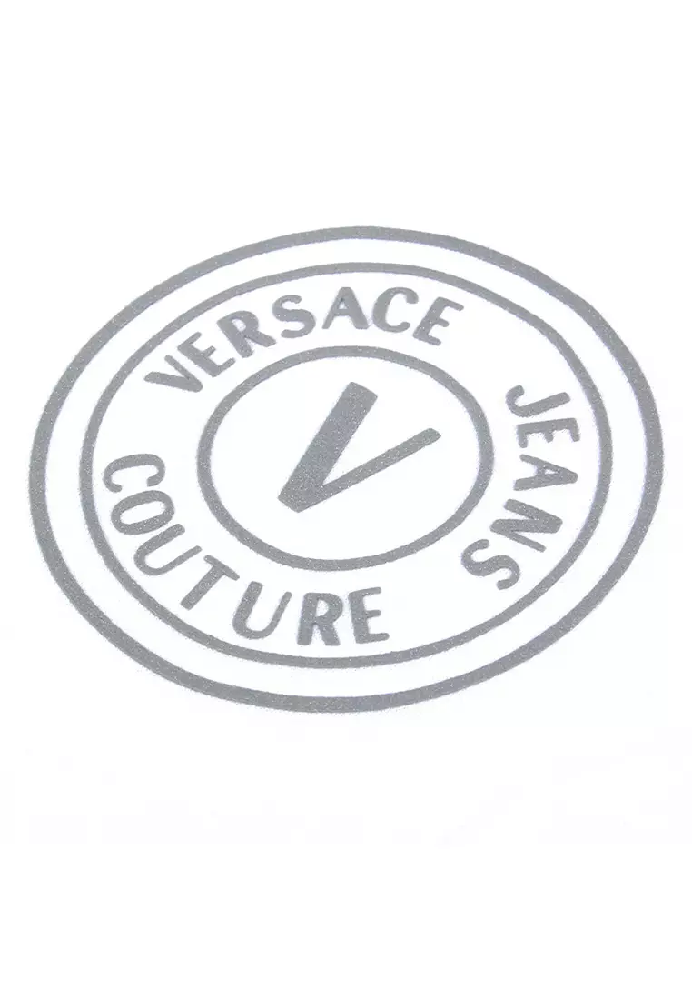 Versace Jeans Couture Fall/Winter 22 V-EMBLEM Series Metallic LOGO Men's Short Sleeve T-shirt 73GAHT27 CJ00T