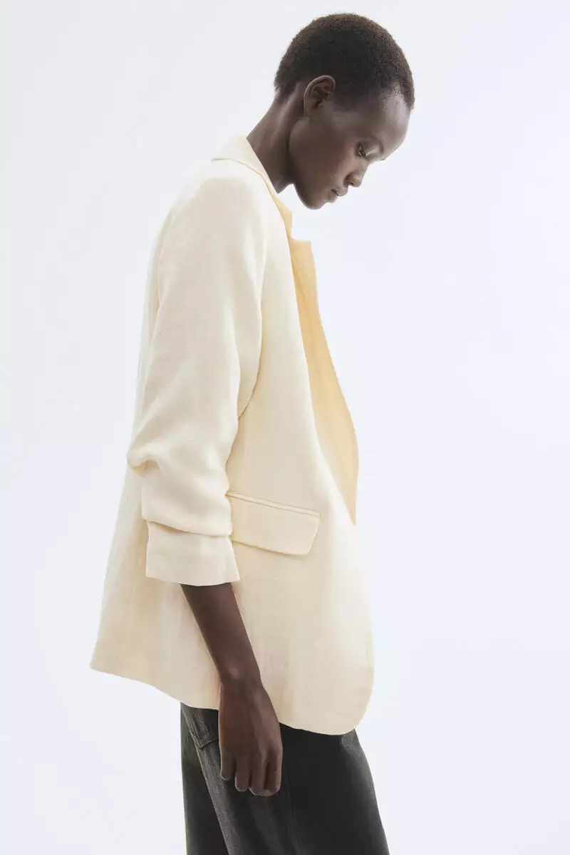 Gathered-sleeve blazer