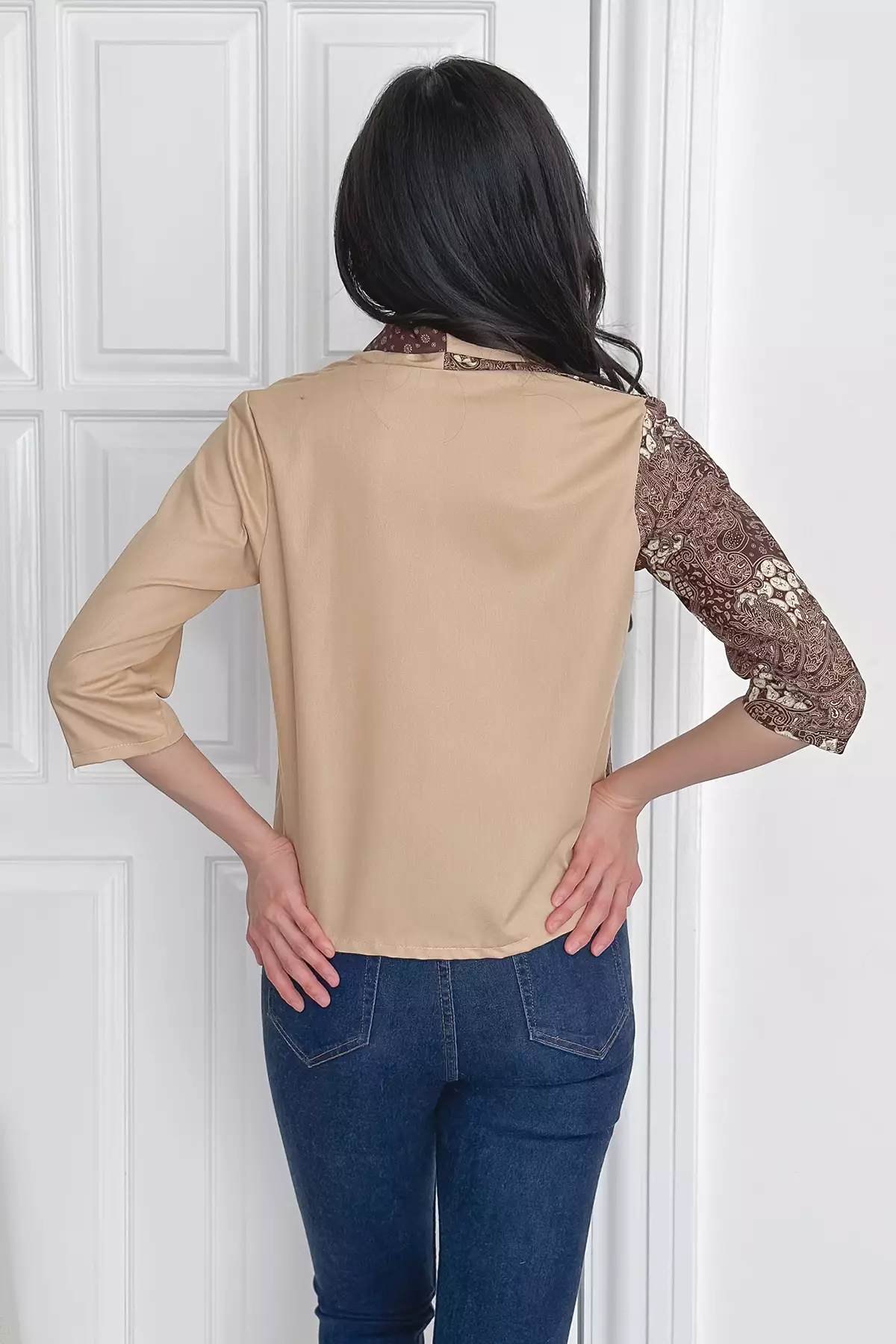 Andjani Asymetrical Sogan Batik Kebaya