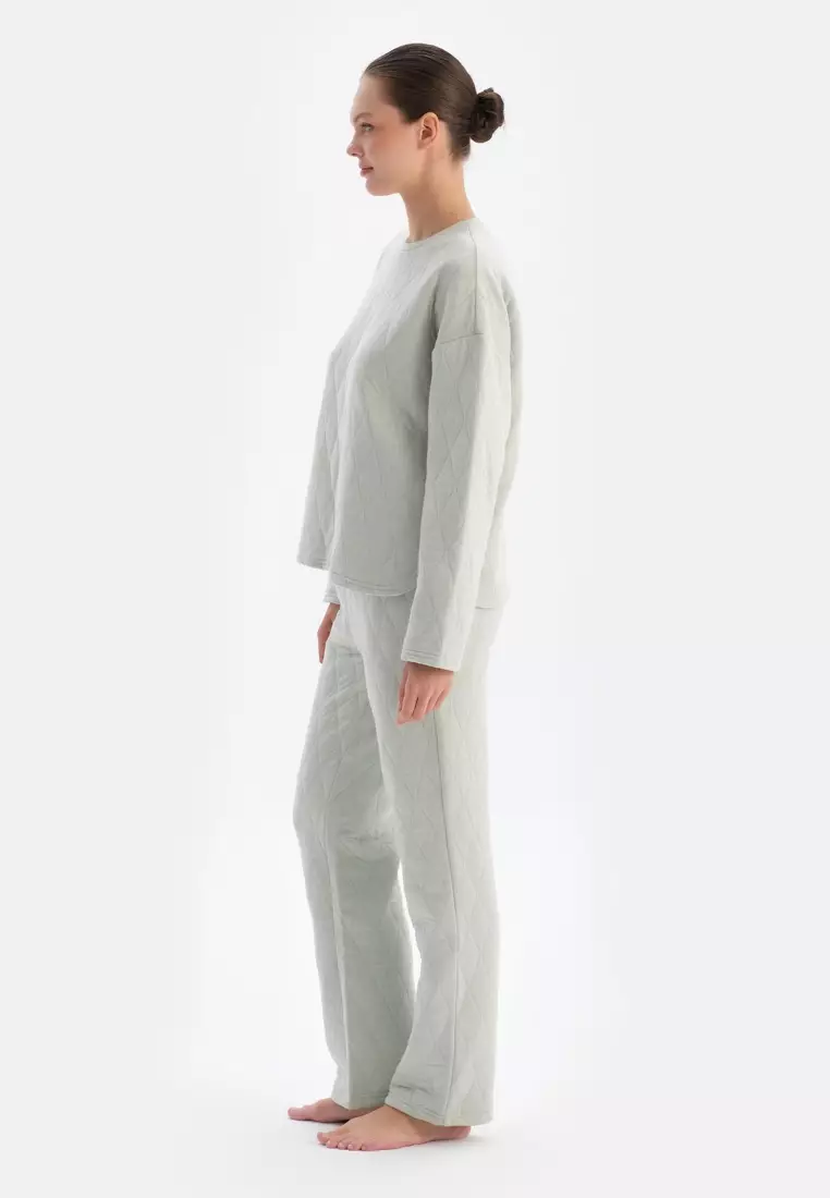 Light Grey Christmas T-Shirt, Crew Neck, Regular Fit, Long Sleeve Sleepwear for Women