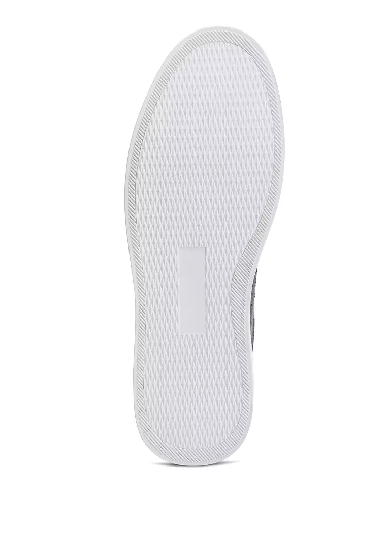 Sepatu Kets Pria Bertali Rendah Warna Hitam