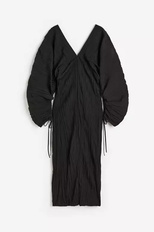 Voluminous dress