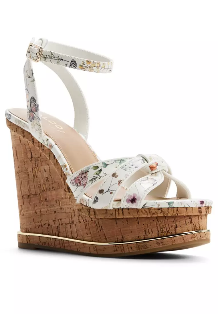 Esmerie Wedges