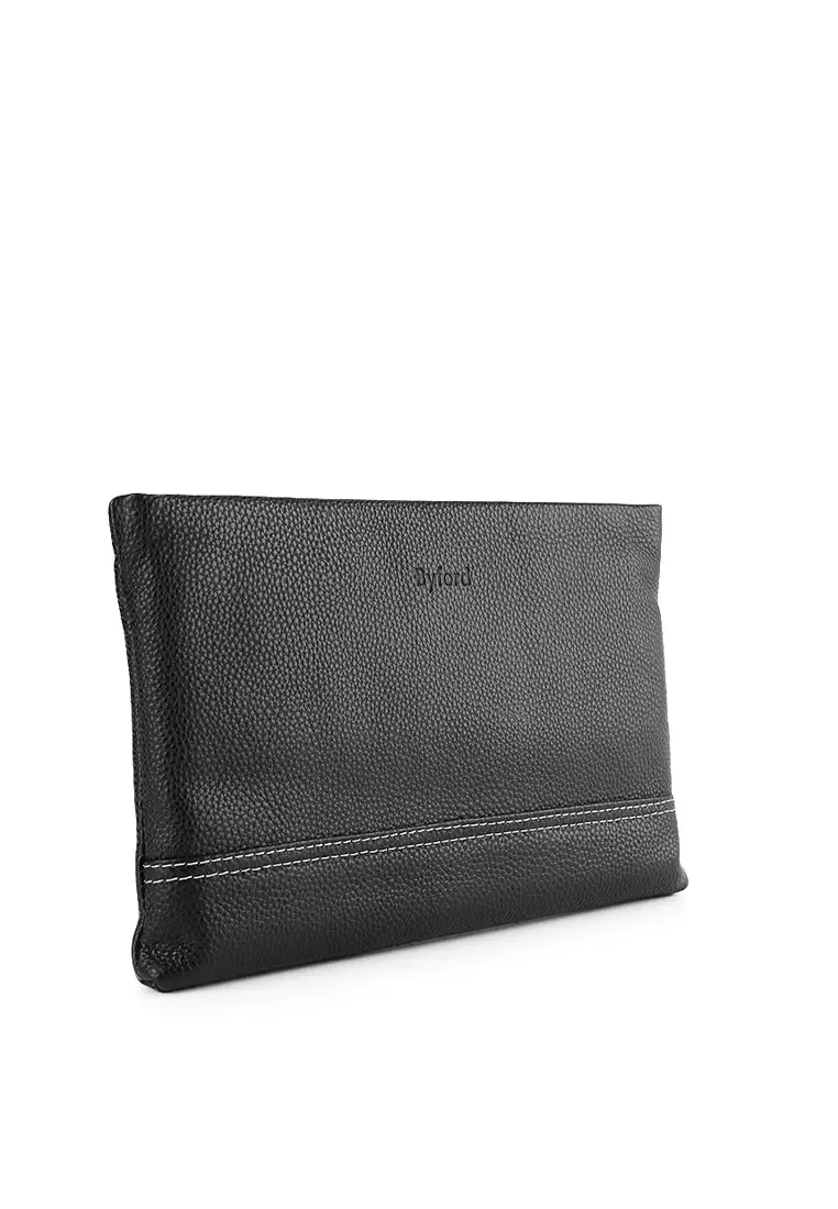 Clutch Dengan Warna Monokrom Dengan Siluet Sleek Minimalist
