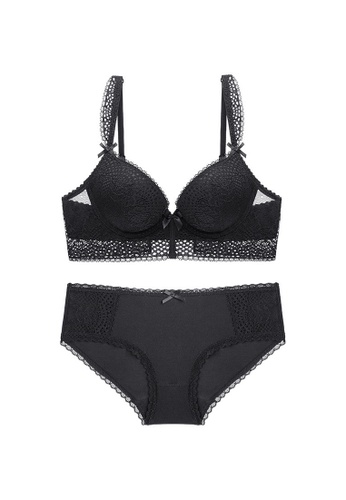 W.Excellence black Premium Black Lace Lingerie Set (Bra and Underwear) 98077US68D03D1GS_1