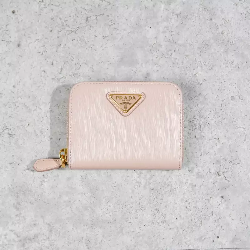 Dompet PRADA SAFFIANO TRIANGLE GHW NUDE ZIP WALLET 100% ORIGINAL