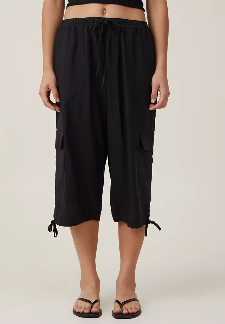 Capri pants online top