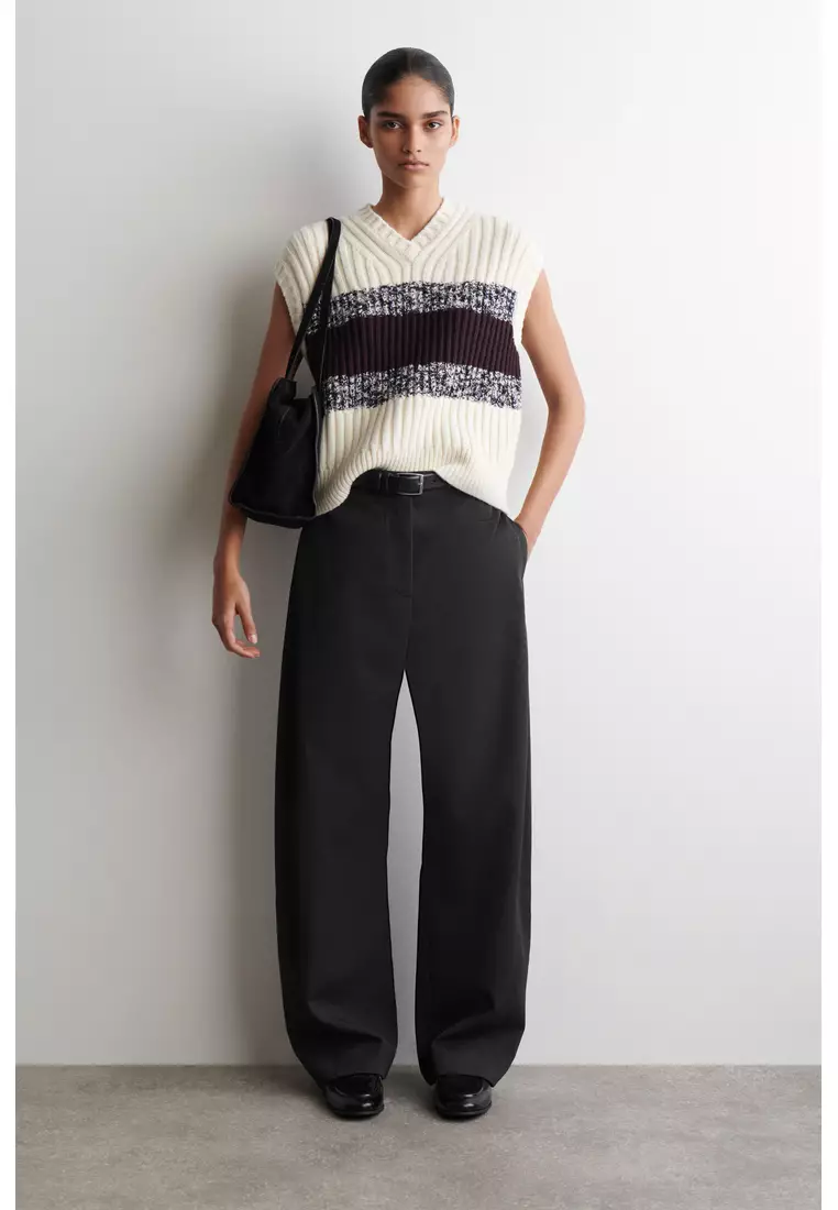 TEXTURED MERINO WOOL V-NECK VEST