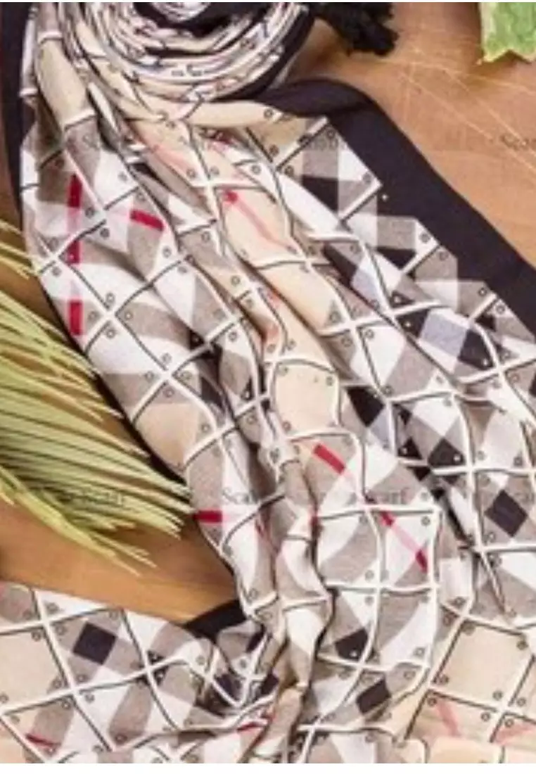 Aksesoris Wanita Checkered Pattern Viscose Shawl Syal Wanita Solid Border Beige & Black
