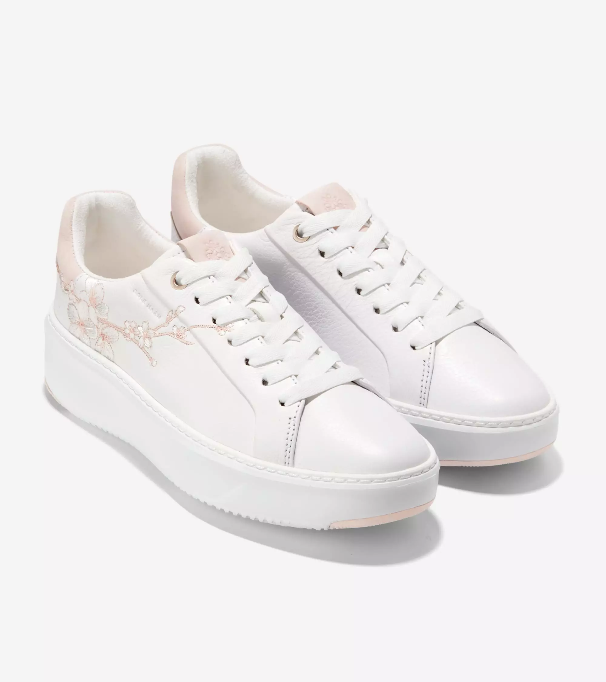 Cole Haan Woman Grandpro Topspin Sneaker - Sepatu Wanita (Putih)