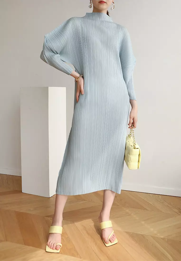 Half-High Collar Bat Sleeve Pleats Dress CZJ7877