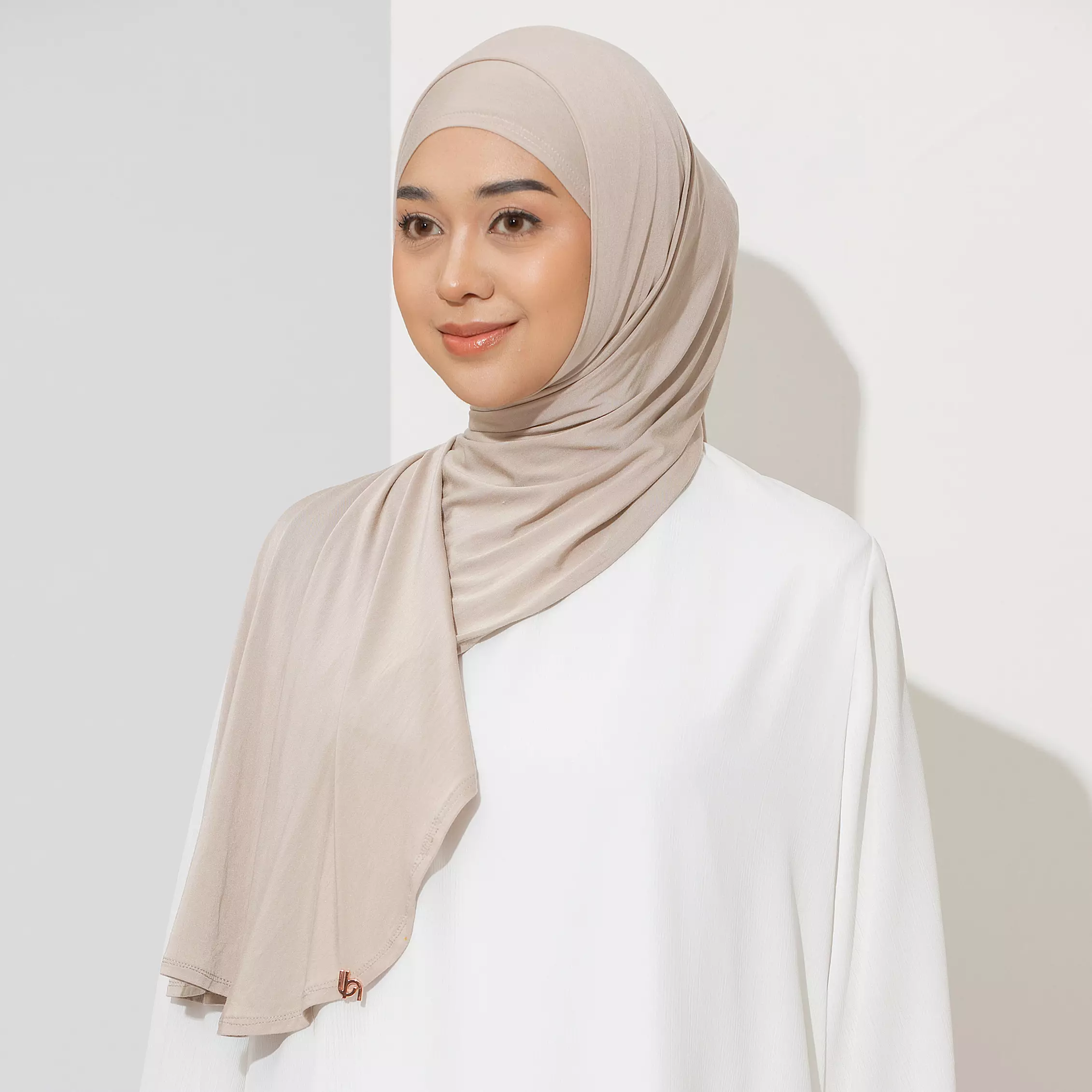 Ten Shawl Cream Almond (Tencel Curved Pashmina Special Anniversary Collections)