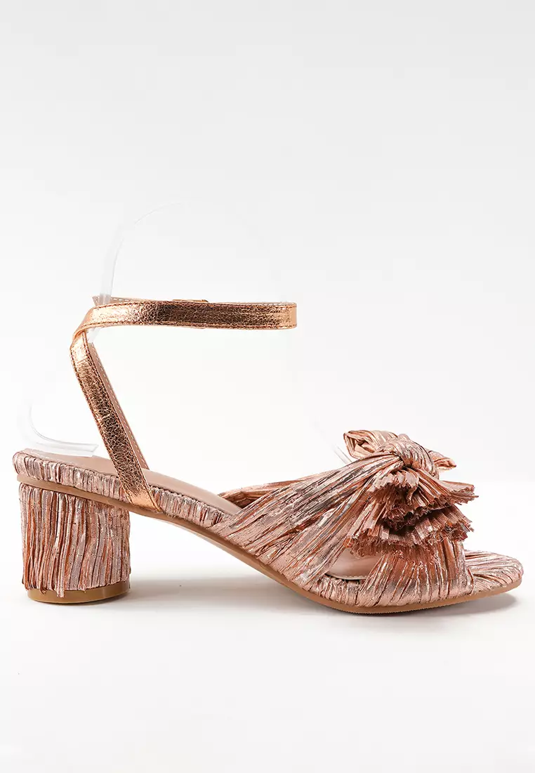 Discount on Twenty Eight Shoes  shoes - SKU: 5CM Bowknot Strap Mid Heel Sandals WTY1199-1