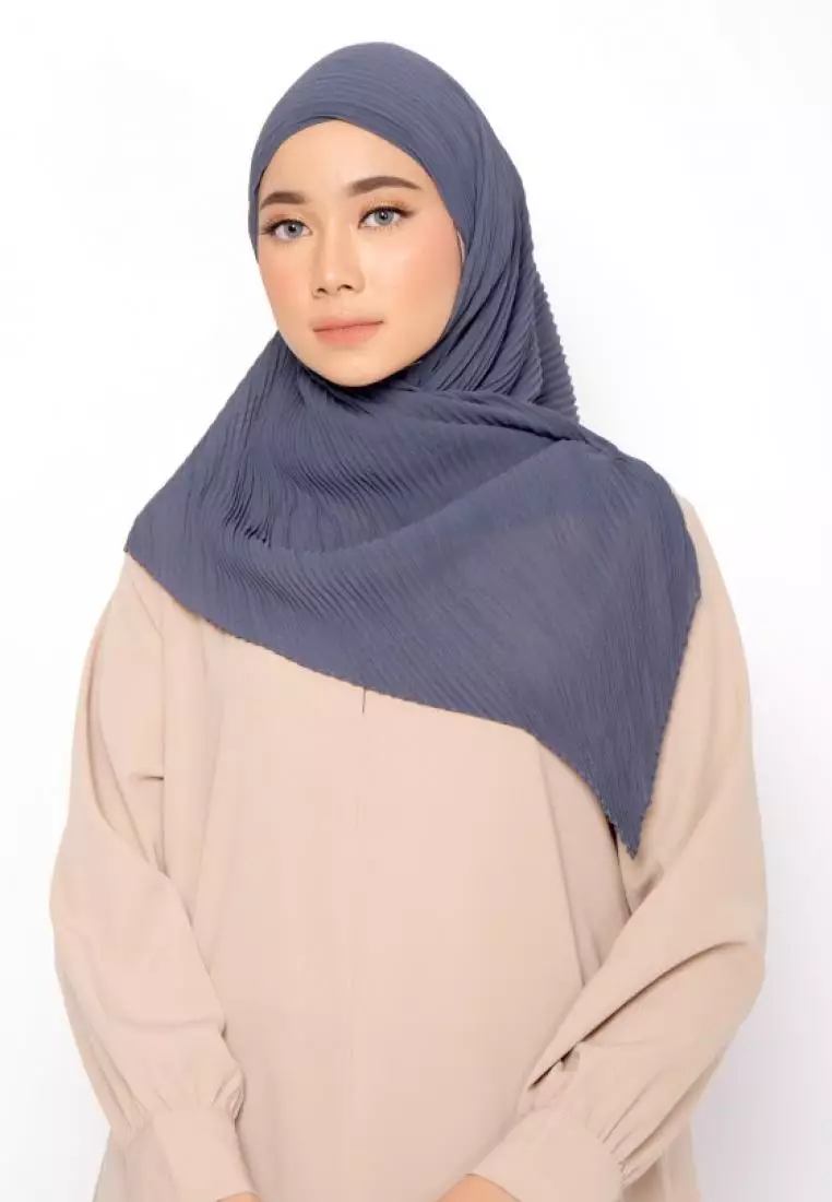 ZM Zaskia Mecca - Fanya Dark Grey Hijab - Kerudung Segi Empat