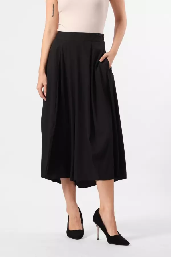 MINIMAL - Lola - Pleated Wide Culottes - Black Colour Black