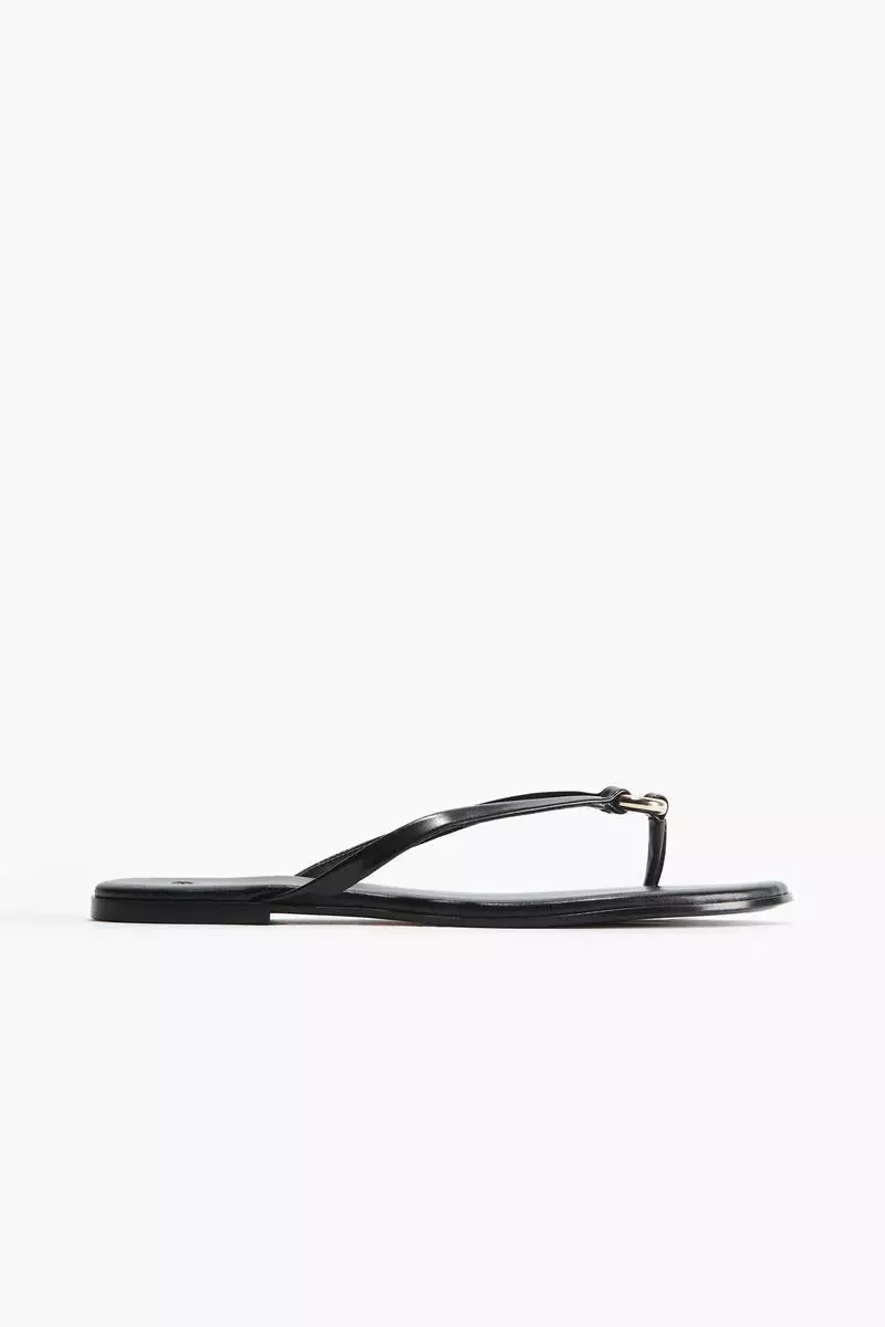 Discount on H&M  shoes - SKU: Ring-detail flip-flops