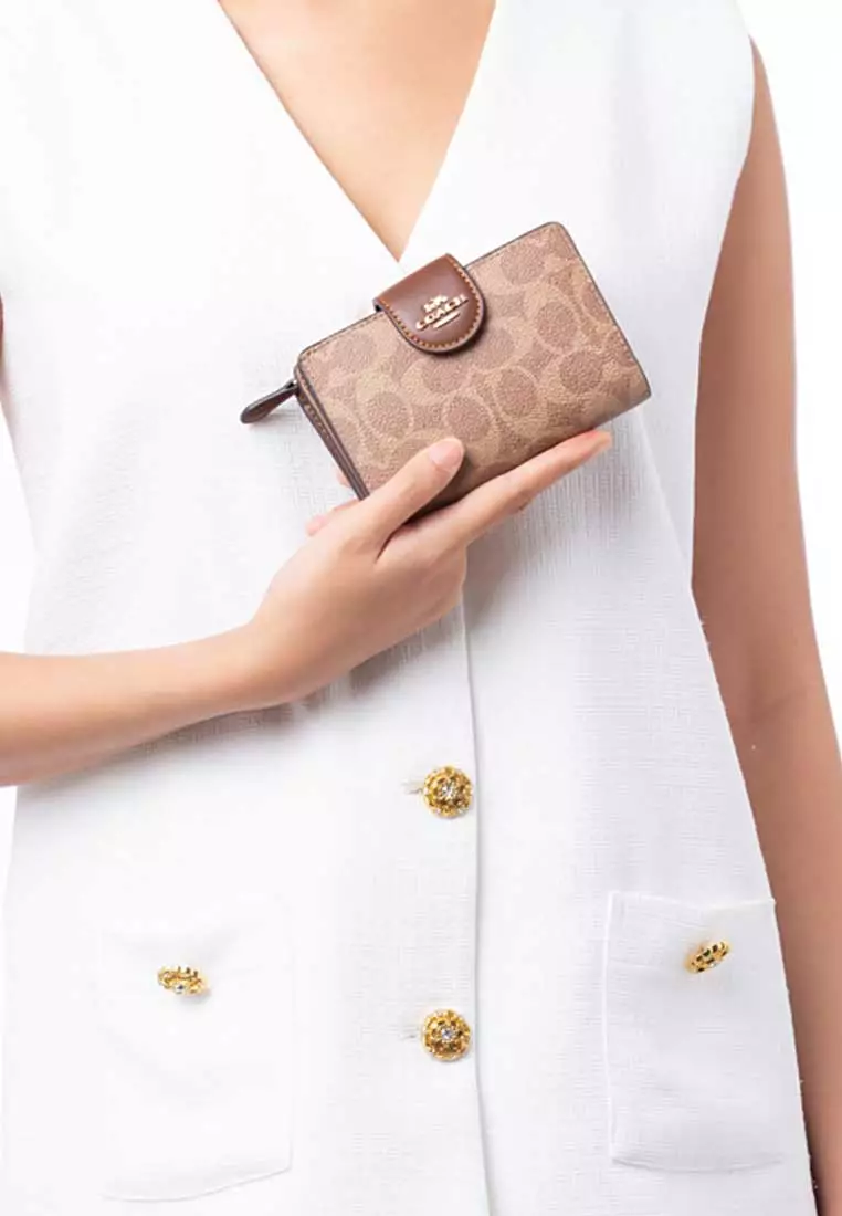 Medium Corner Zip Wallet In Signature Canvas Tan/Brown CW786