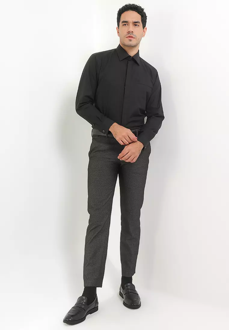 Kemeja Lengan Panjang Body Fit Pierre Cardin Solid Eclipse - Black Formal Look