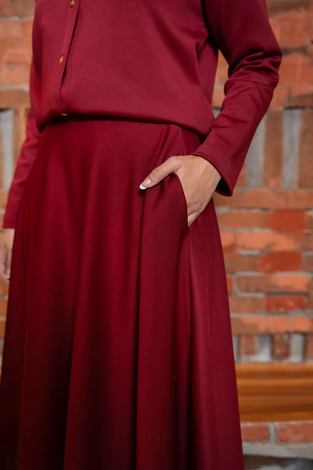 Klamby - Villona Skirt Red Chrysanthemum