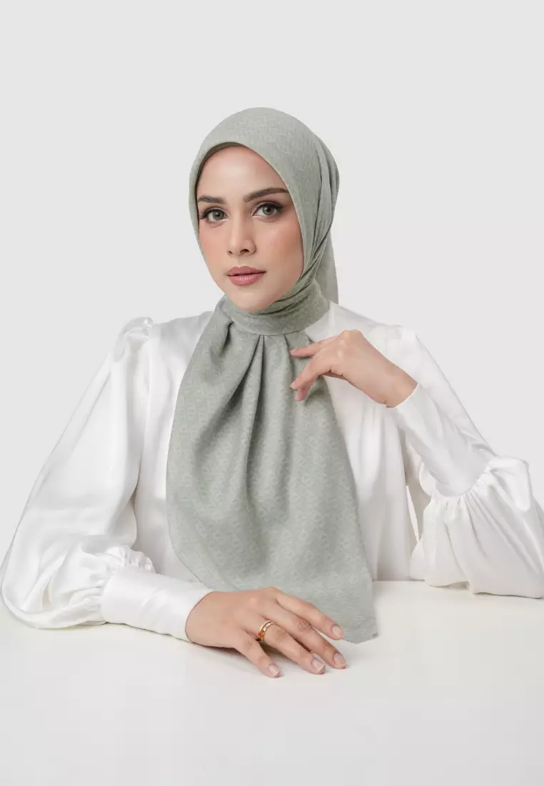 Interlock Voile Square - Abbey Stone