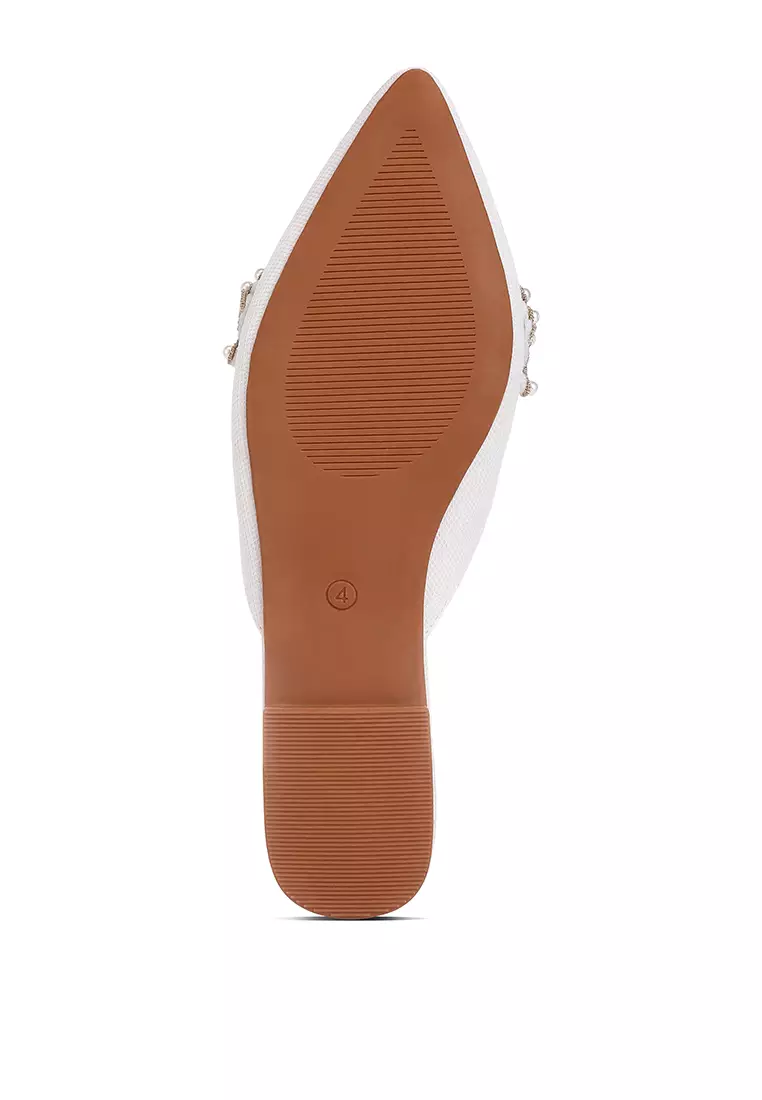 Bagal mutiara halus berhiaskan warna putih