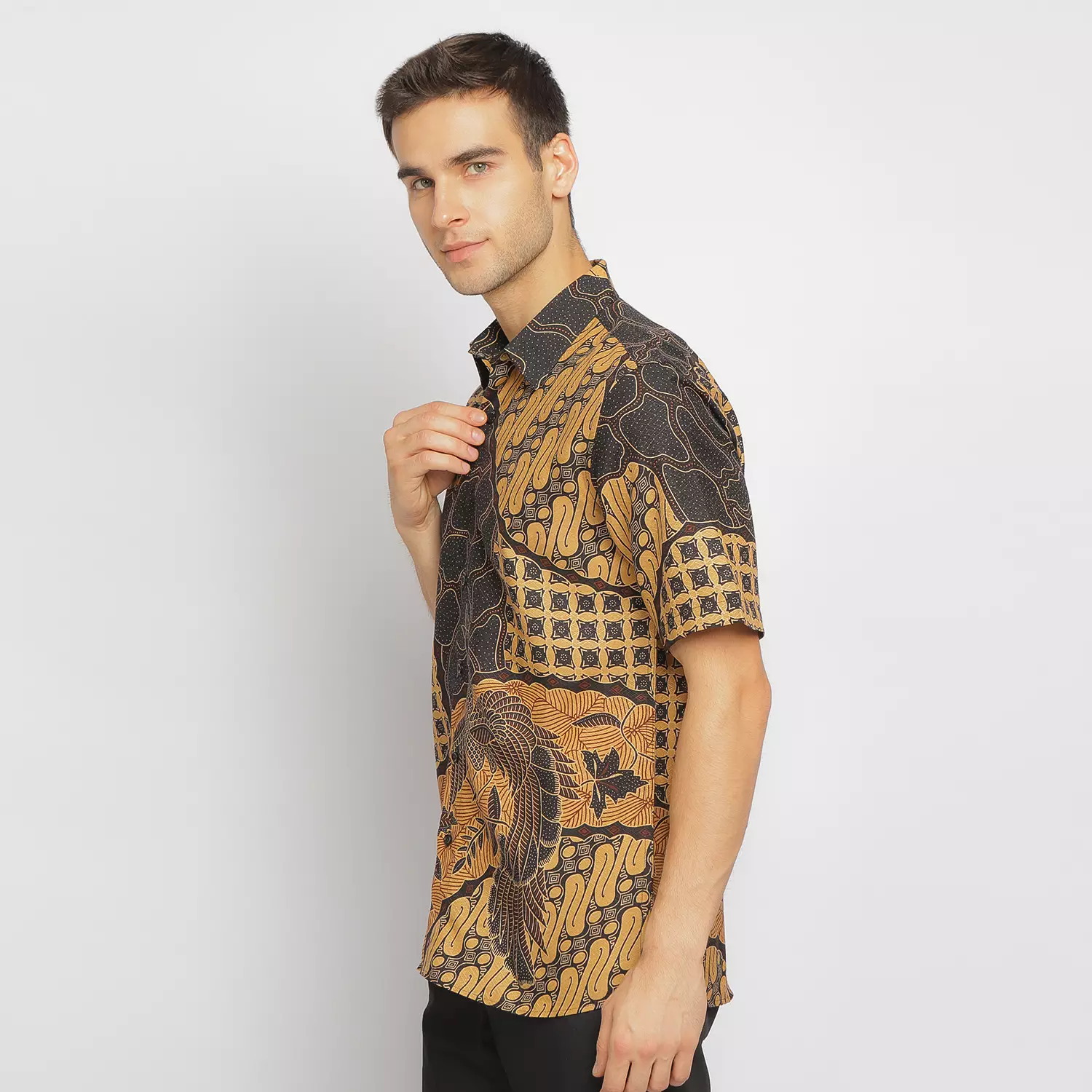 Exclusive Slimfit Nayaka Kemeja Batik Pria Lengan Pendek