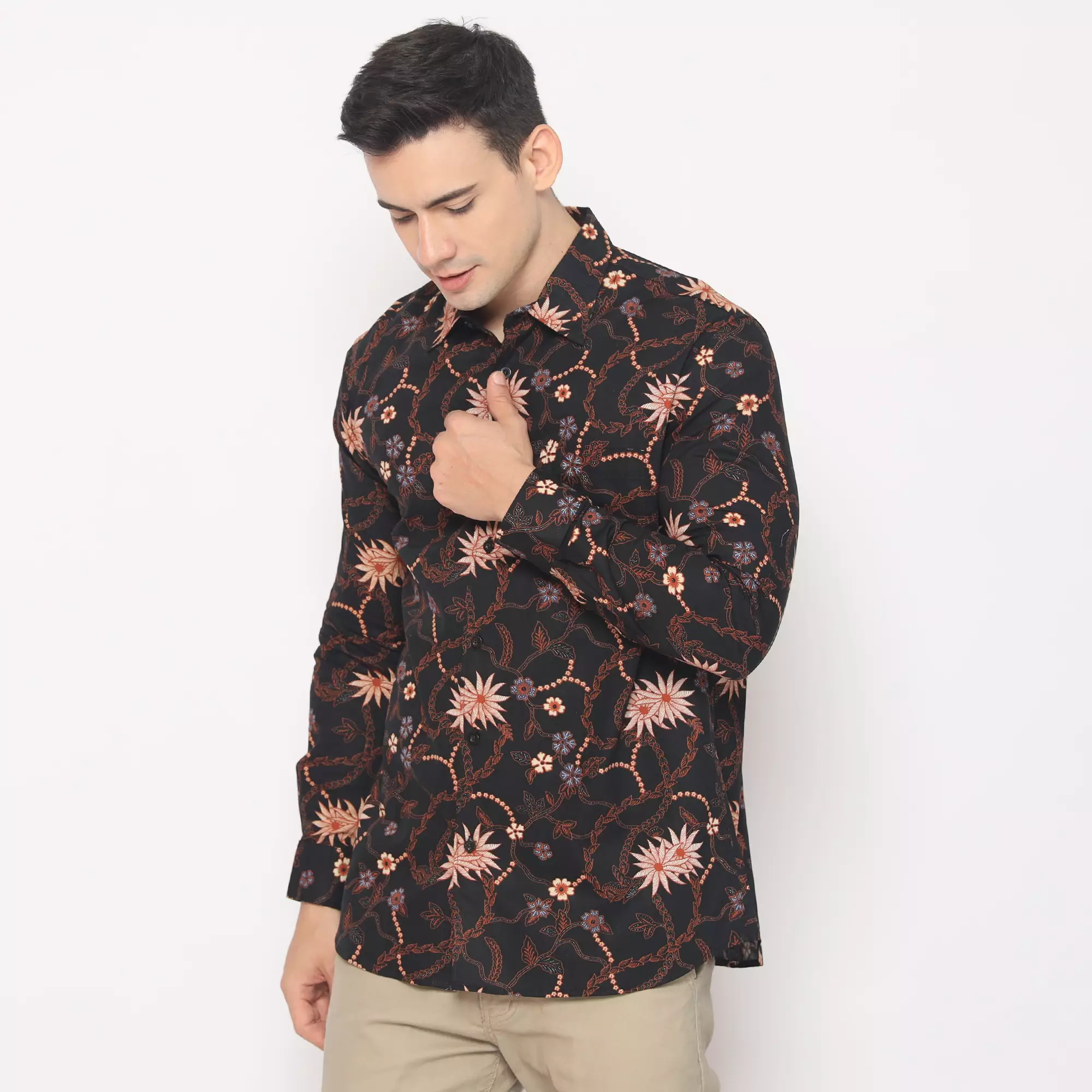 Platini Kemeja Batik Pria Lengan Panjang Katun  Hitam 460518