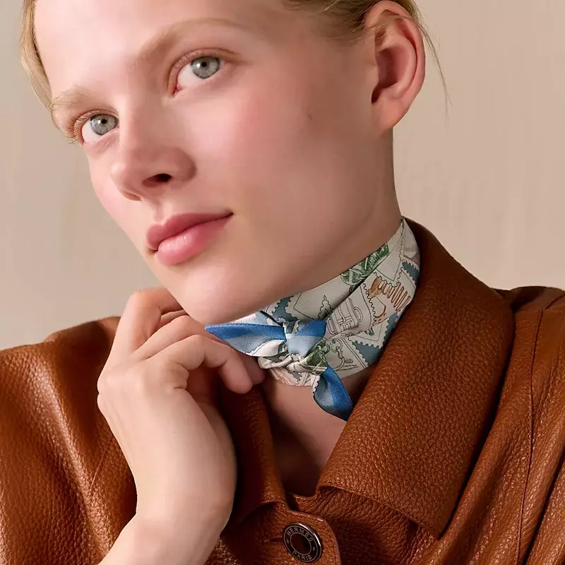 Twilly soie Le Philateliste Moven/Blanc/Rose