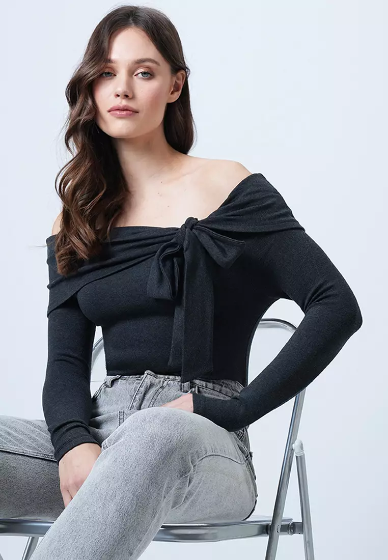 Carmen Collar Bow Blouse