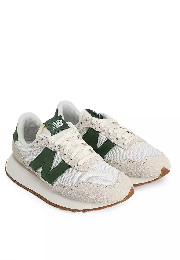 237 Classic Lifestyle Shoes